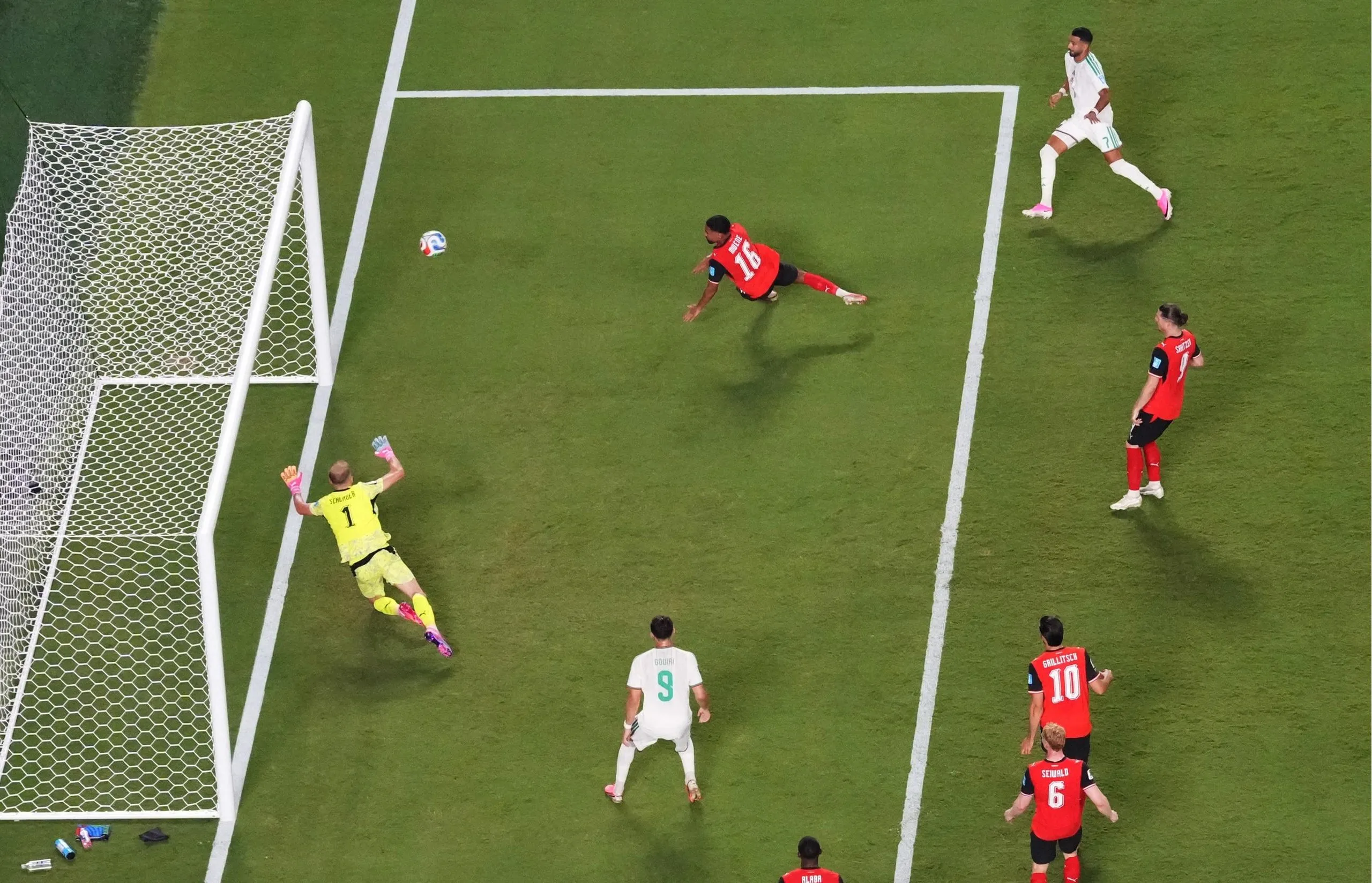 Riyad Mahrez equalises for Algeria