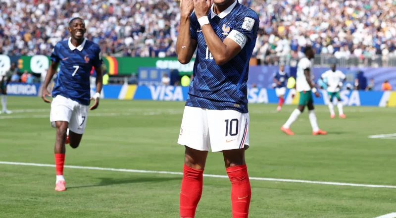 France looked a disjointed mess in their World Cup opener. Then came Mbappé | Leander Schaerlaeckens