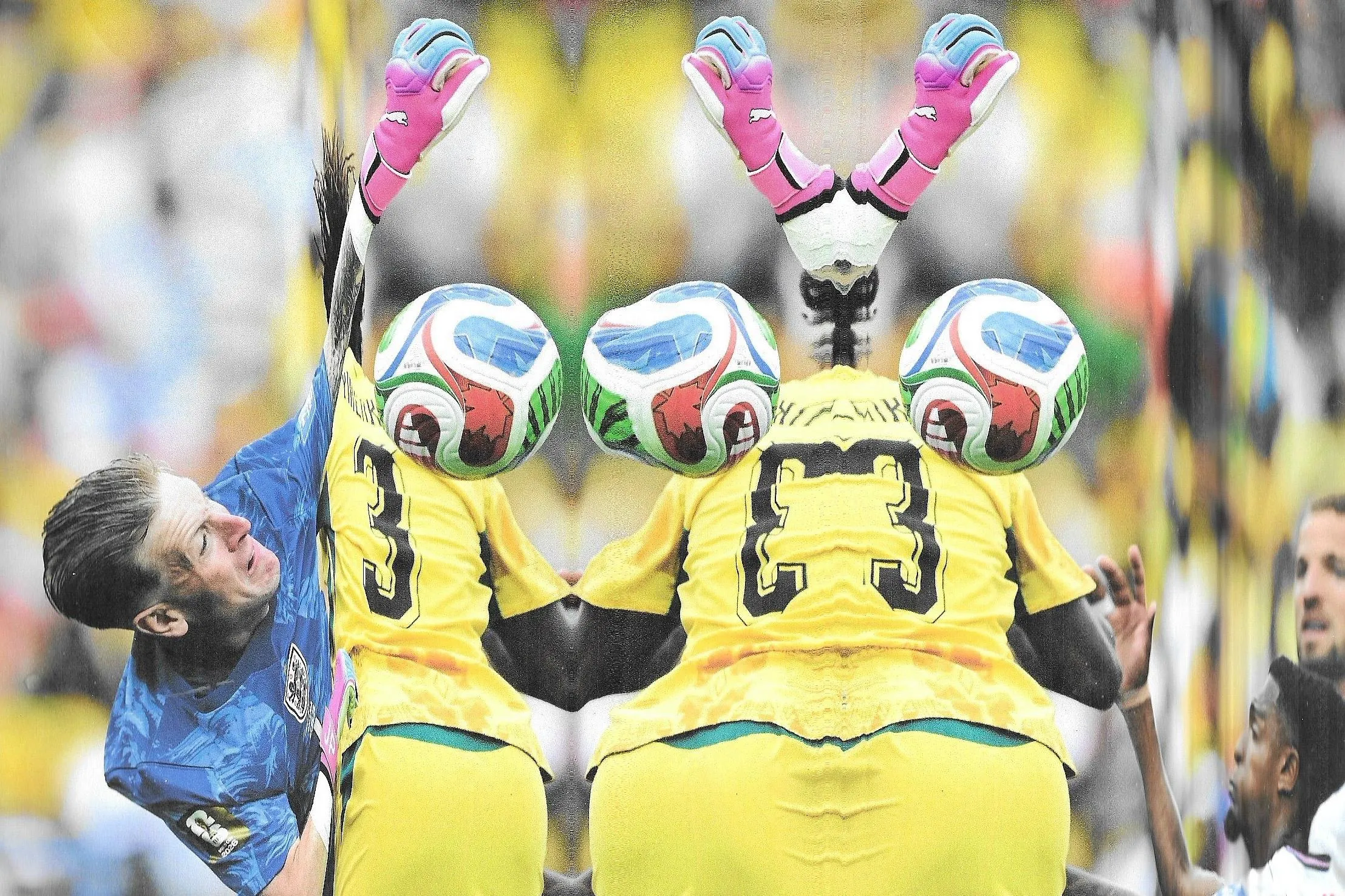 Jordan Pickford punches the ball. Original photograph by Abdulhamid Hosbas.