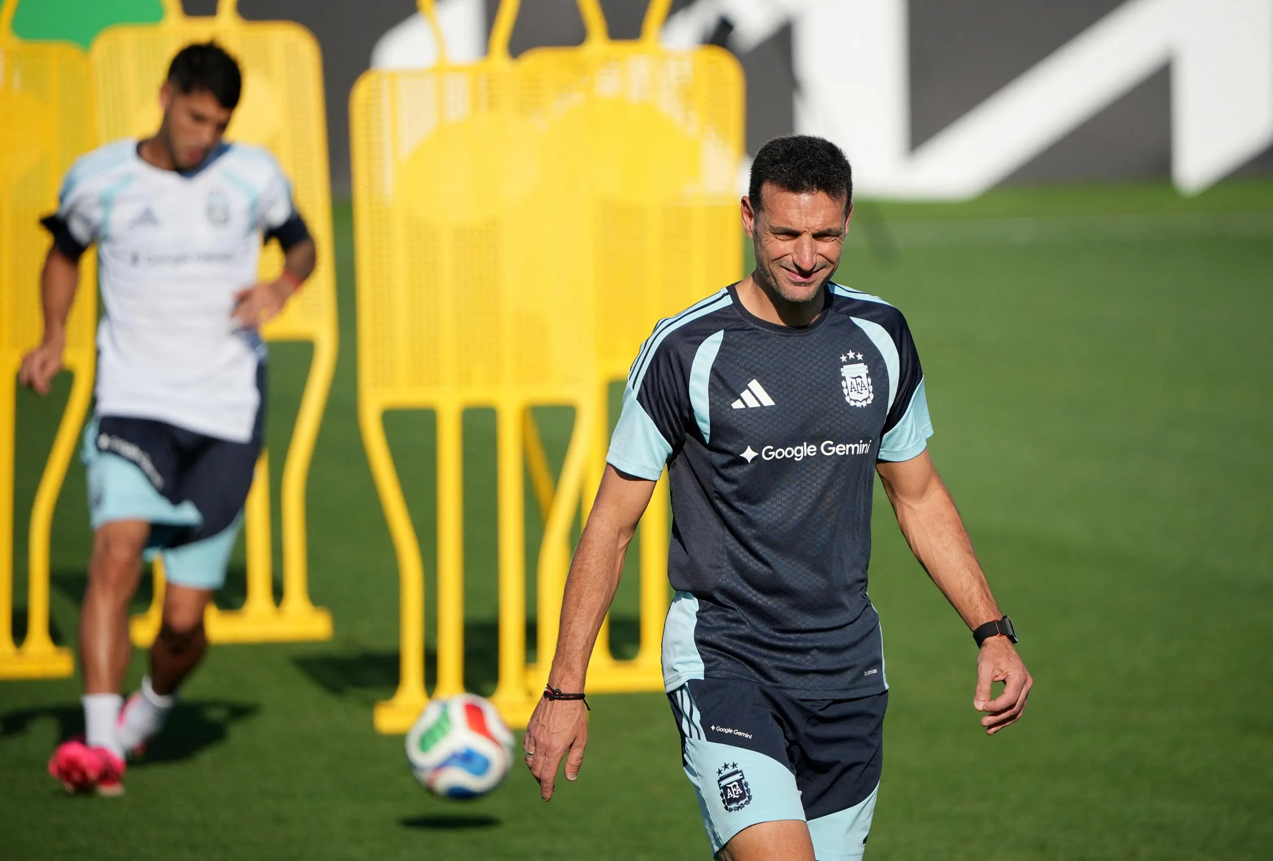 Argentina coach Lionel Scaloni during training